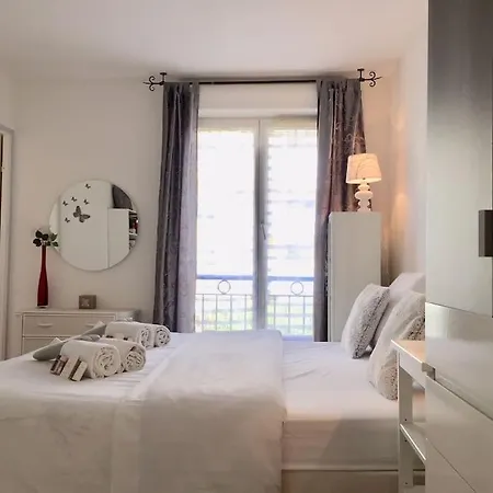 Modern And Peaceful Flat With Terrace And Parking شقة