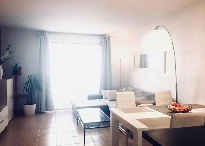 דירה Modern And Peaceful Flat With Terrace And Parking ניס