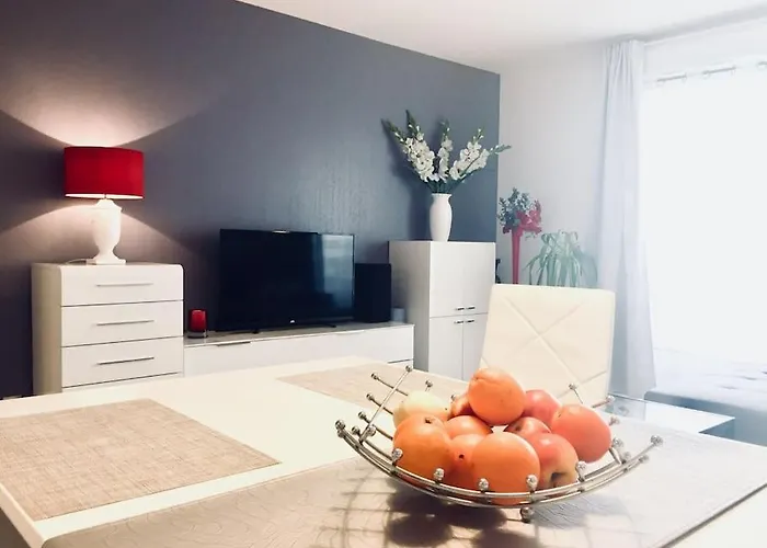 Modern And Peaceful Flat With Terrace And Parking * Nice