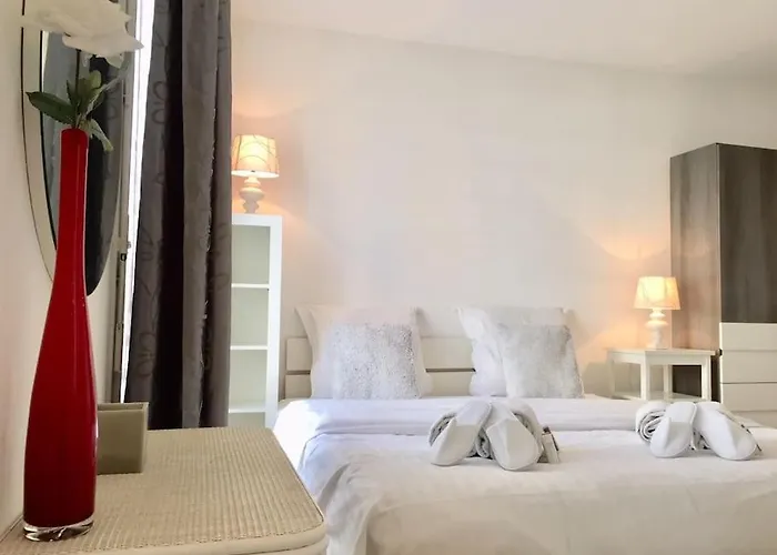 דירה Modern And Peaceful Flat With Terrace And Parking