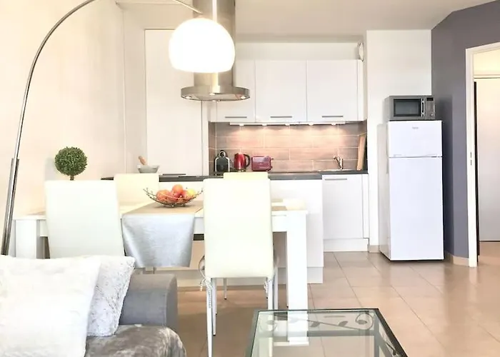 Modern And Peaceful Flat With Terrace And Parking ניס