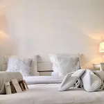 Modern And Peaceful Flat With Terrace And Parking